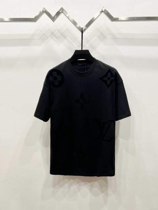 Picture of Louis Vuitton T Shirts Short _SKULVS-XLqqtx357223